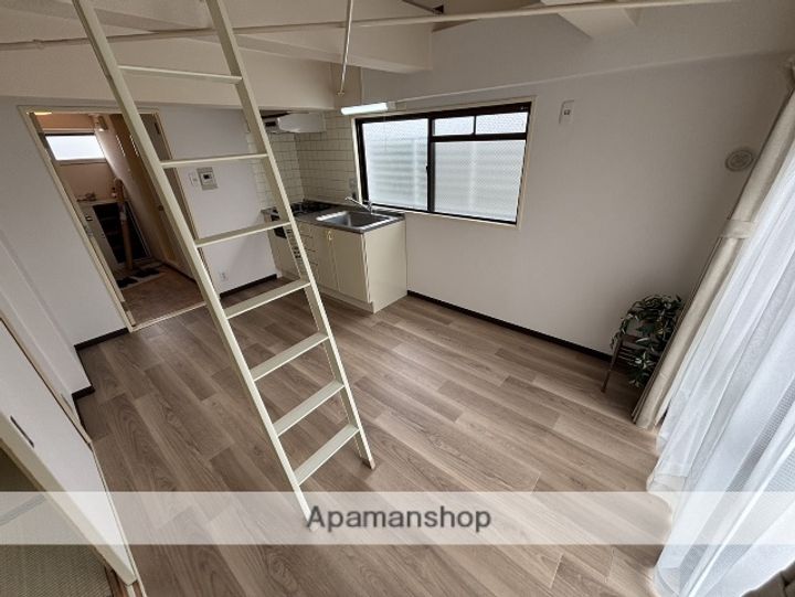 サンパレス21服部の内装