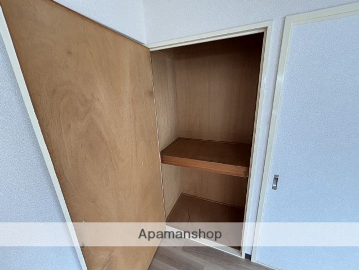 サンパレス21服部の内装