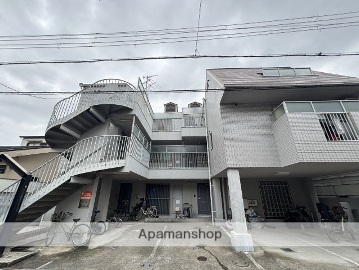 サンパレス21服部の外観