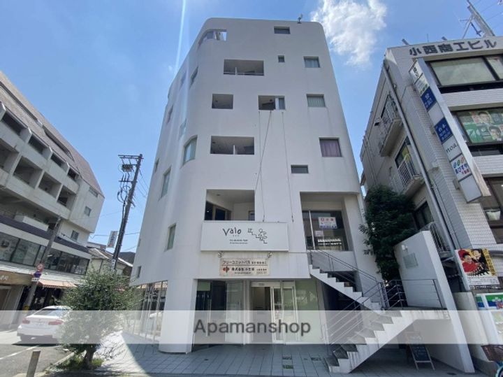 ラークスパ岡町の外観