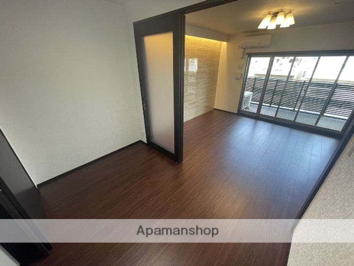 大阪府大阪市淀川区宮原1丁目の賃貸マンションの内装