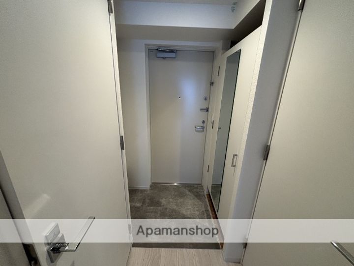 セレニテ新大阪グランデ ミリューの玄関