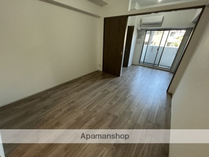 ARTIZA緑地公園の内装