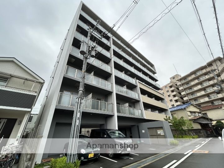 大阪府吹田市南金田2丁目の賃貸マンションの外観