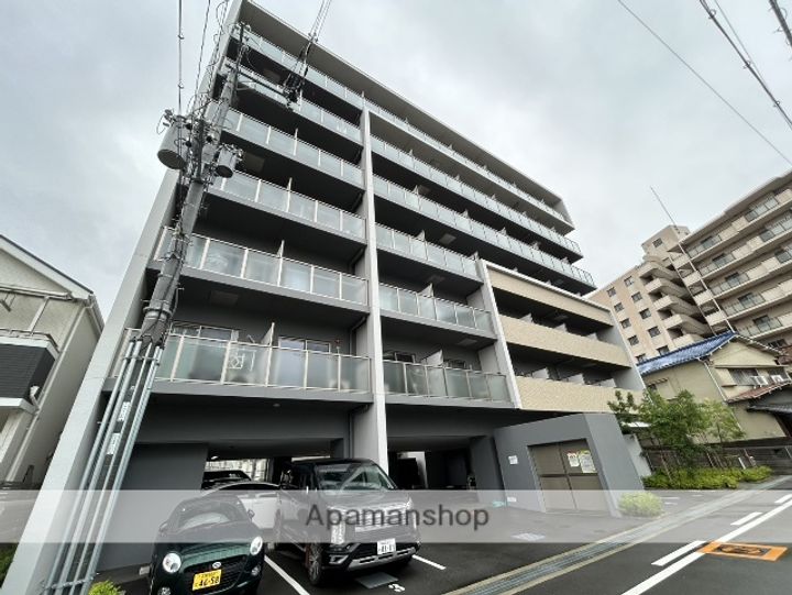 大阪府吹田市南金田2丁目の賃貸マンションの外観