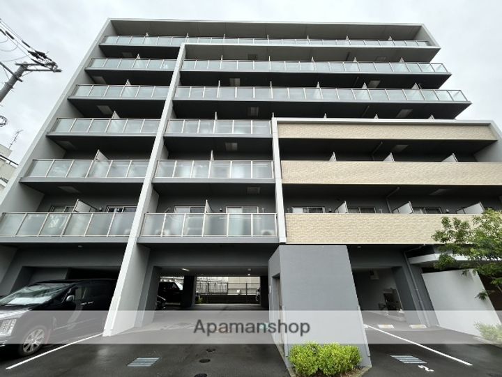 大阪府吹田市南金田2丁目の賃貸マンションの外観