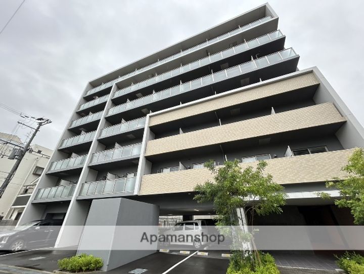 大阪府吹田市南金田2丁目の賃貸マンションの外観