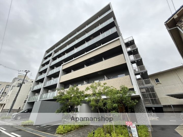 大阪府吹田市南金田2丁目の賃貸マンションの外観