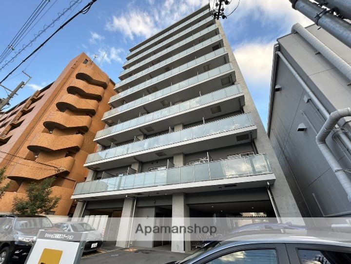 大阪府吹田市南金田1丁目の賃貸マンションの外観