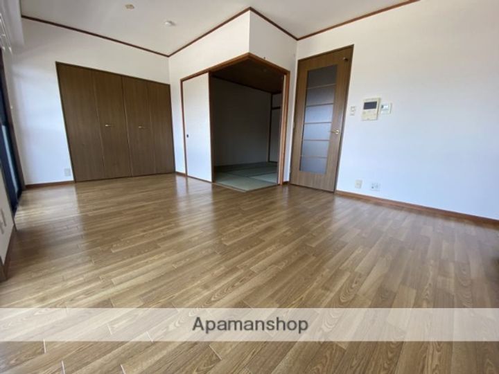 オーク一番館の居間