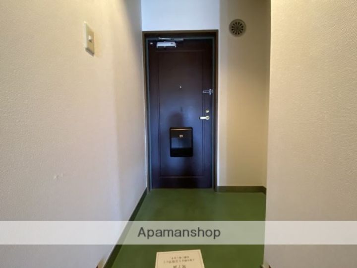 オーク一番館の玄関