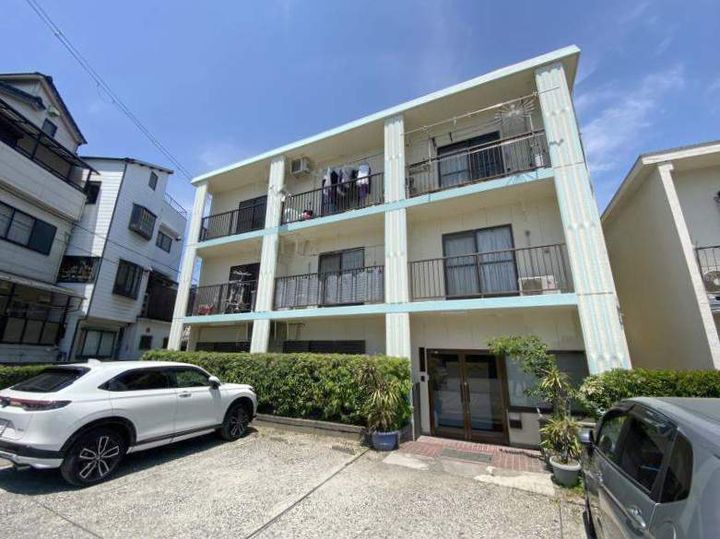 湯谷マンションC棟の外観