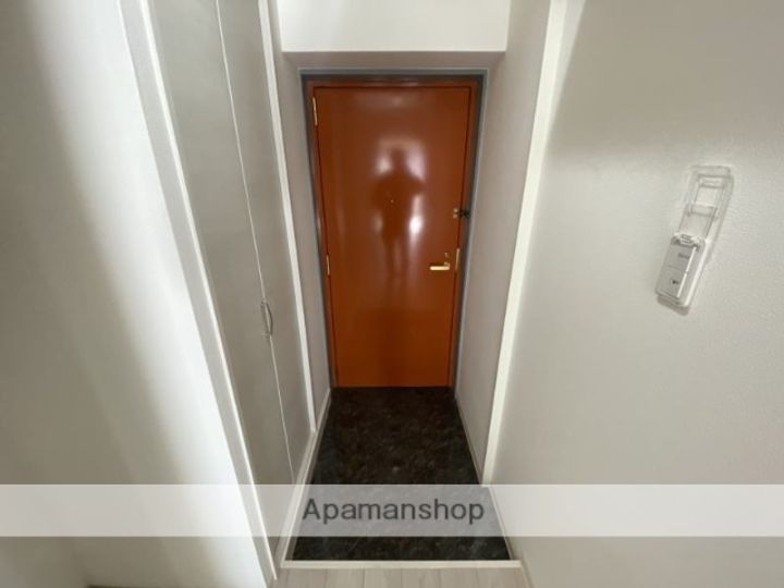 ゴールドハイツの玄関