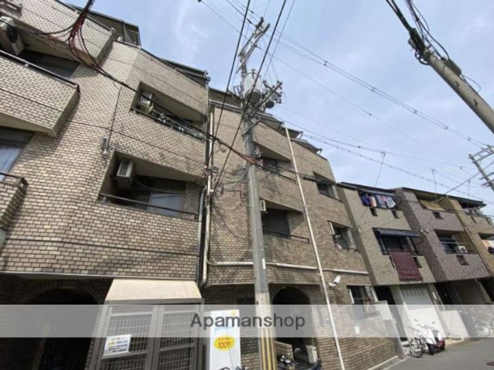 サンプラザ照ヶ丘矢田B棟の外観