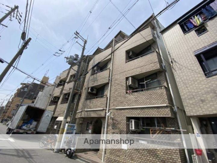 サンプラザ照ヶ丘矢田B棟の外観