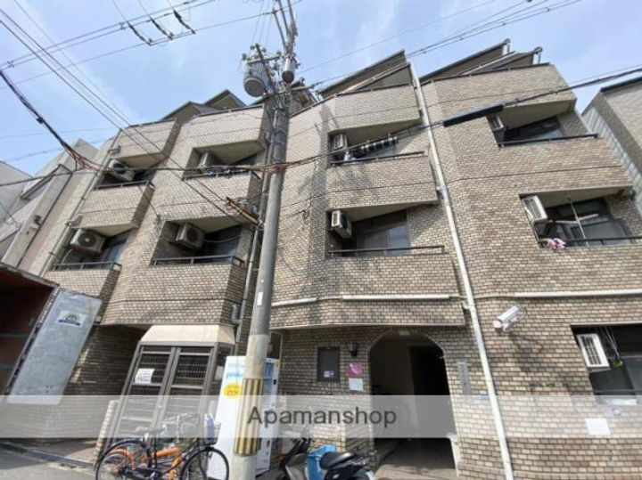 サンプラザ照ヶ丘矢田B棟の外観