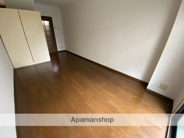 リファインハイツナカモトの内装