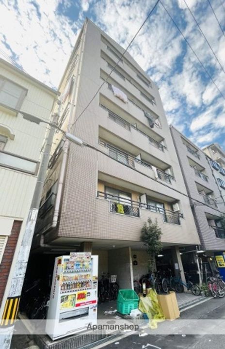 ライフ・ハイツ中宮の外観