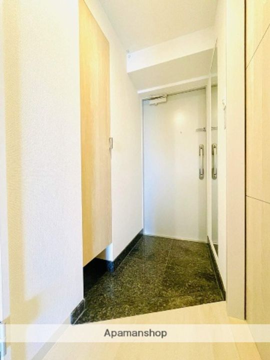 AMKレフィナード中宮の玄関