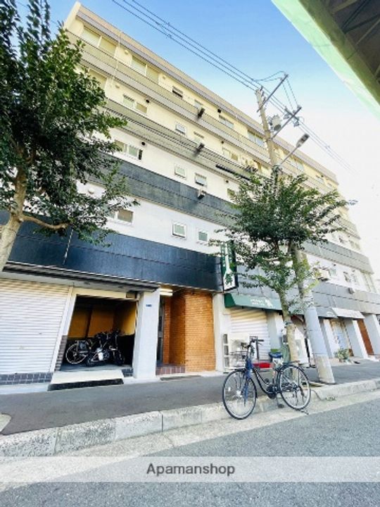 日建ハイツの外観