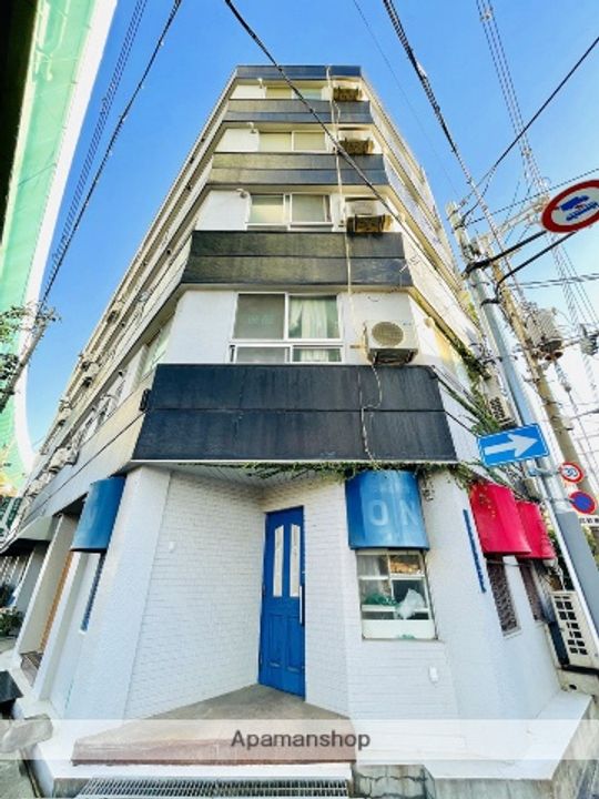 日建ハイツの外観