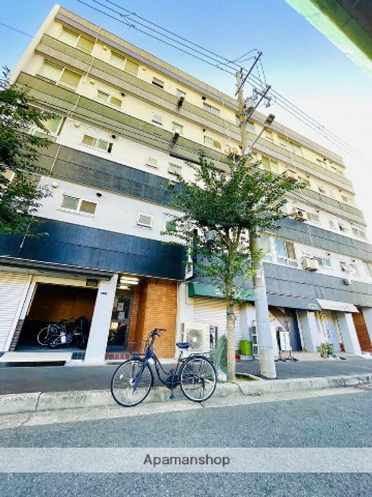 日建ハイツの外観