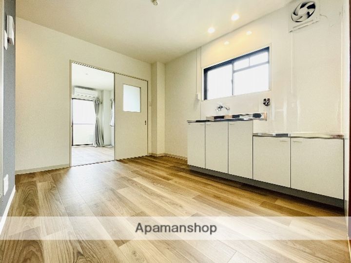 ハイツ山内の居間