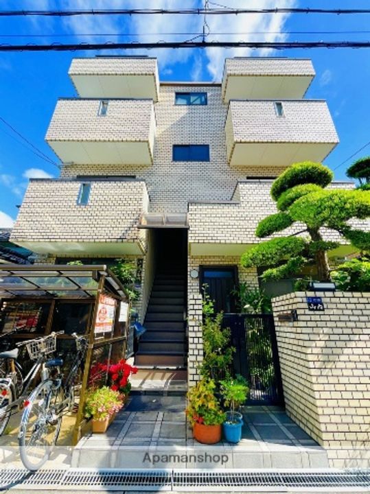 ハイツ山内の外観