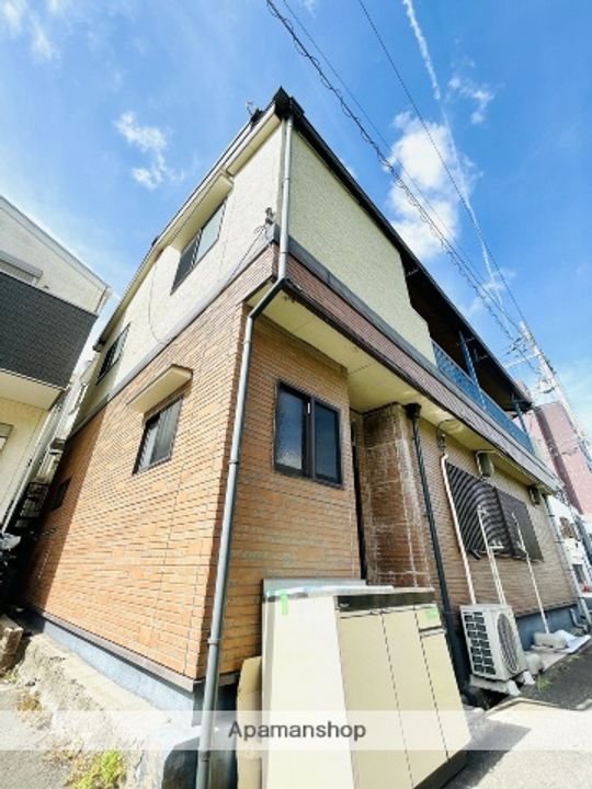アベニュー中宮の外観
