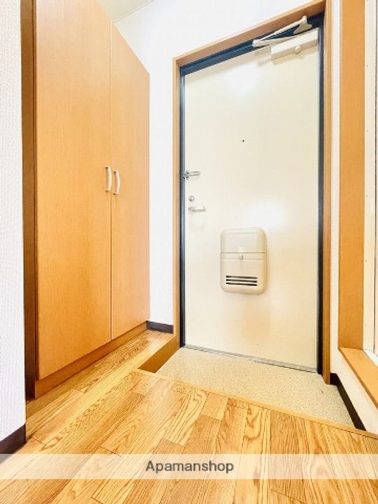 ルネッサンス岡田の玄関