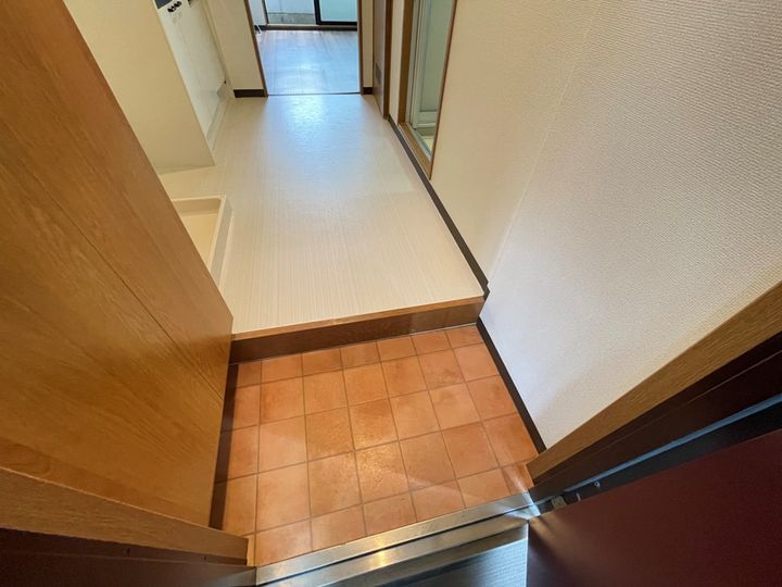 マンション白樺の玄関