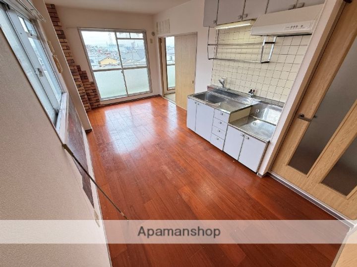 大阪府東大阪市池之端町の賃貸マンション417の居間