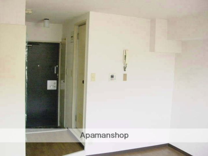 兵庫県西宮市上甲子園1丁目の賃貸マンションの玄関