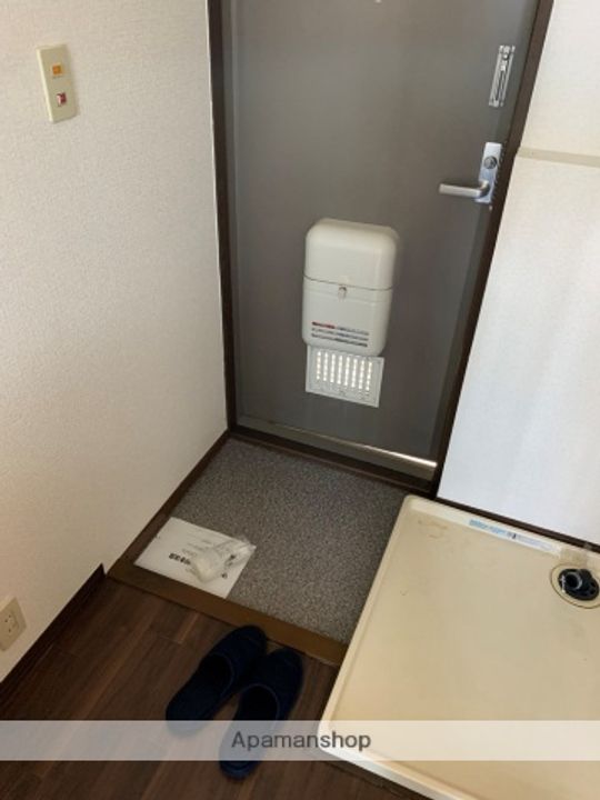 兵庫県西宮市上ケ原四番町の賃貸アパートの玄関