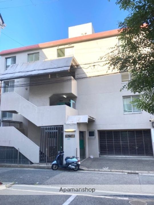 ラフォーレ甲子園の外観