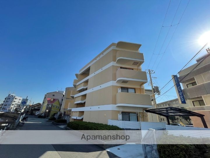 兵庫県西宮市津門宝津町の賃貸マンションの外観