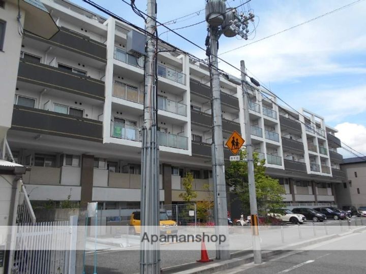 セレニテ甲子園Ⅱの外観