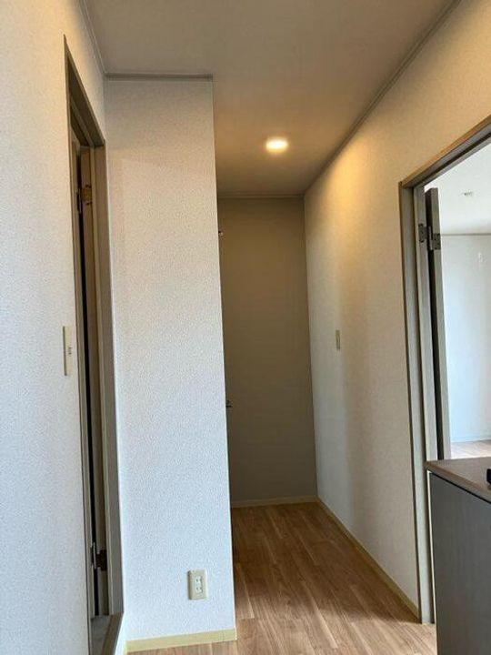 サニーコート202の玄関