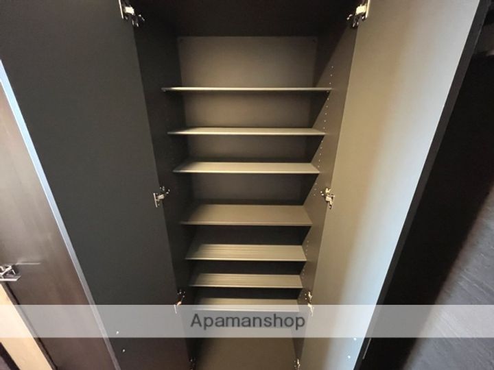 大阪府東大阪市高井田元町2丁目の賃貸マンションの内装