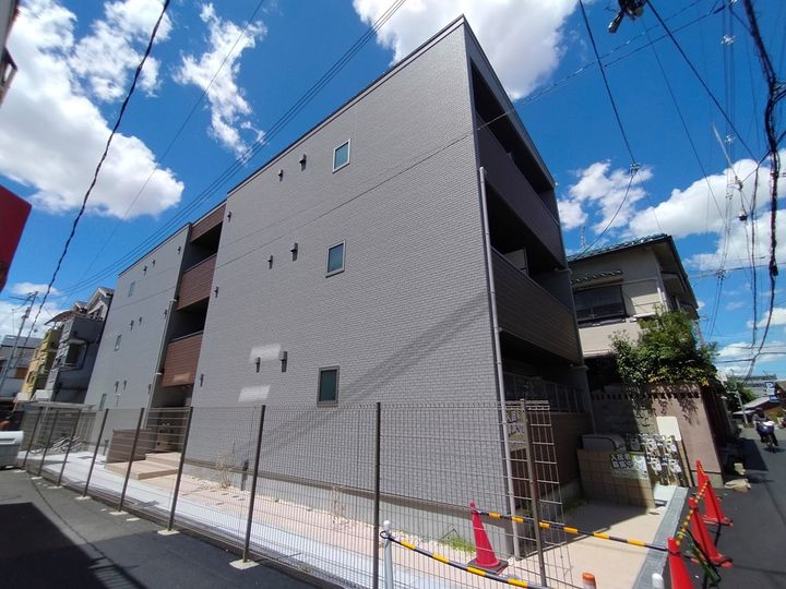 L−BASE徳庵駅前の外観