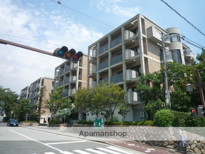 兵庫県芦屋市松ノ内町の賃貸マンションの外観