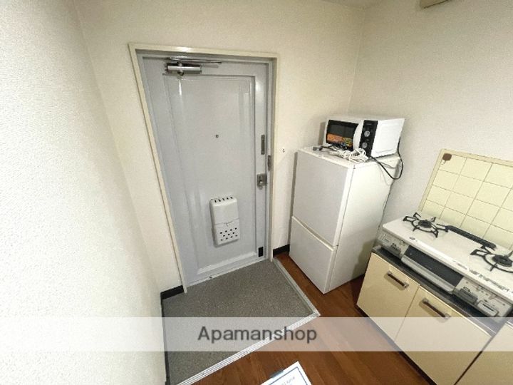大阪府東大阪市足代北2丁目の賃貸マンションの玄関