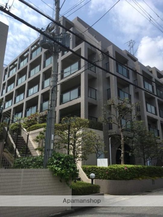 ロイヤル苦楽園104の外観