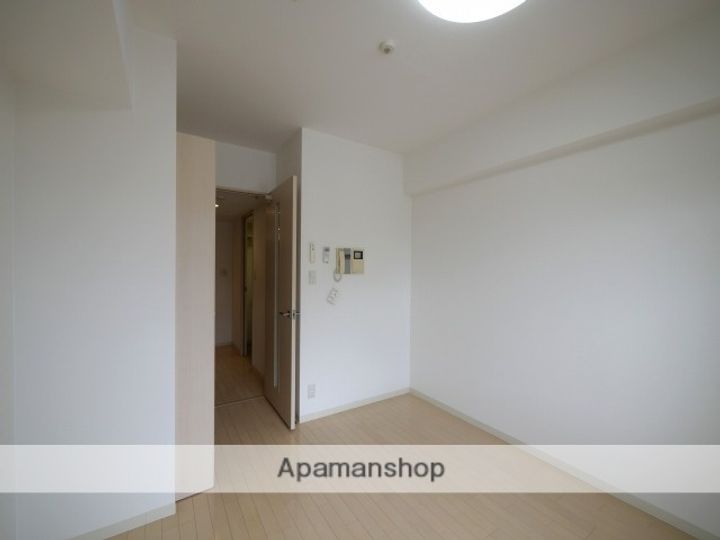 兵庫県尼崎市立花町1丁目の賃貸マンションの居間