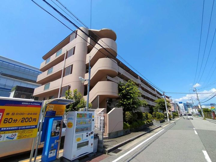 兵庫県西宮市池開町の賃貸マンションの外観