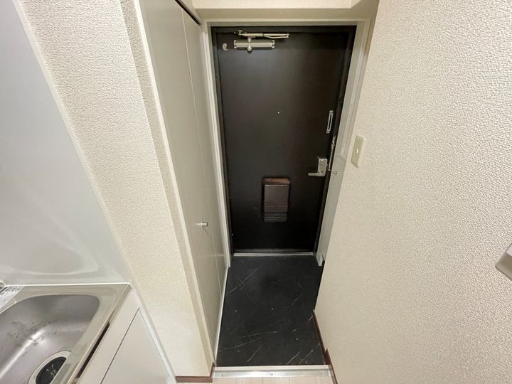 曙マンション103の玄関