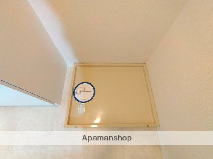 アベニュー段上の内装