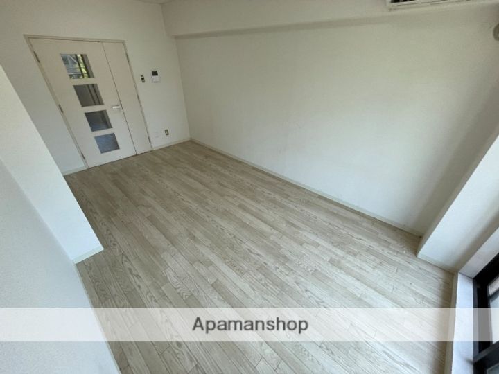 兵庫県西宮市上田中町の賃貸マンションの内装