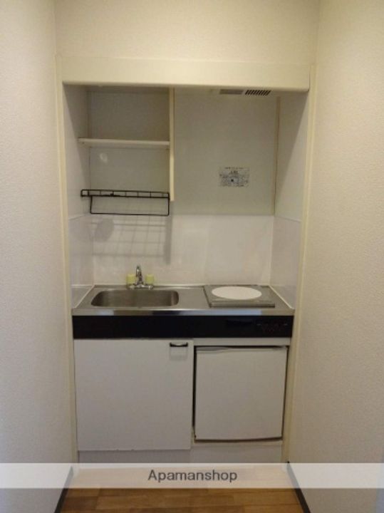 兵庫県伊丹市西台2丁目の賃貸マンションのキッチン