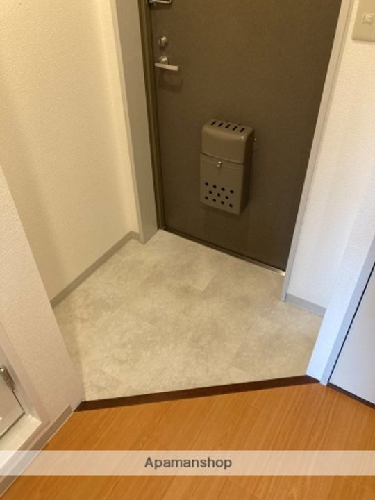 瑠璃甲東園の玄関